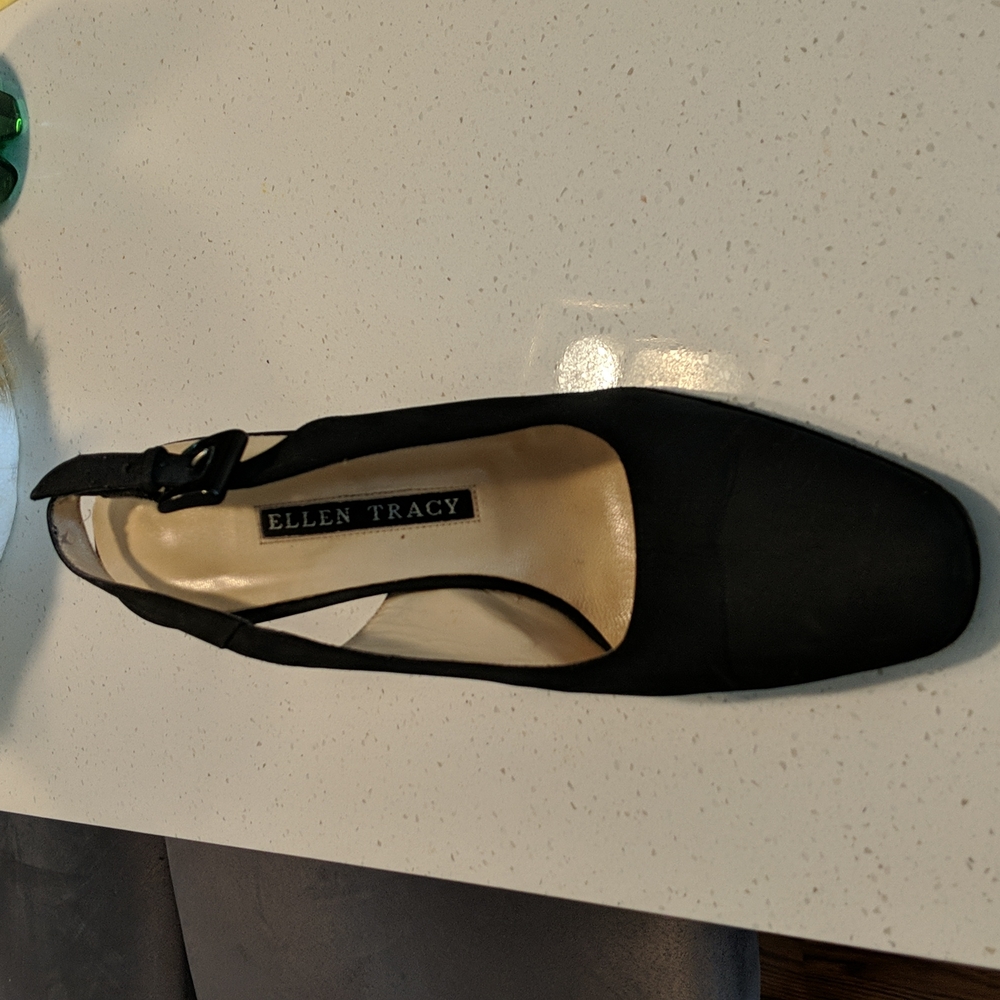 Ellen Tracy high heels pumps